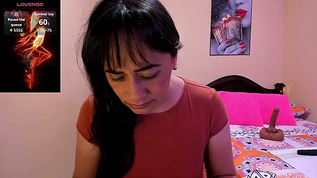 Snapshot of sara_florez12 chatting on 04.07.26 sara florez12 online show from 04.07.26