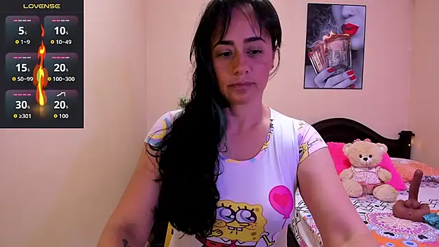 Snapshot of sara_florez12 chatting on 04.11.26 sara florez12 online show from 04.11.26