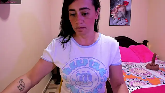 Snapshot of sara_florez12 chatting on 04.14.26 sara florez12 online show from 04.14.26