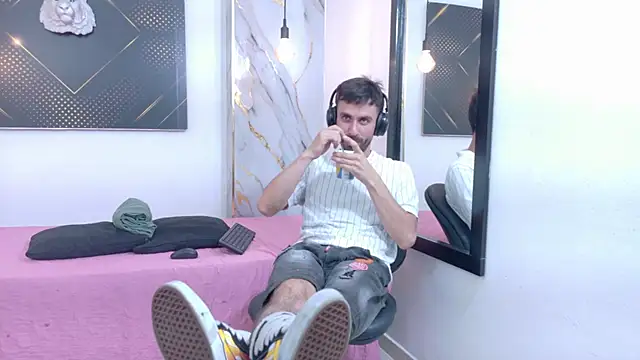 KingOfTemptation online show from 06.25.26
