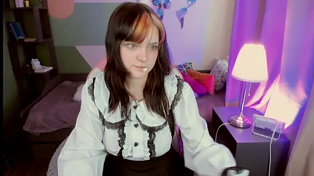 EsterTwilight online show from 05.24.26