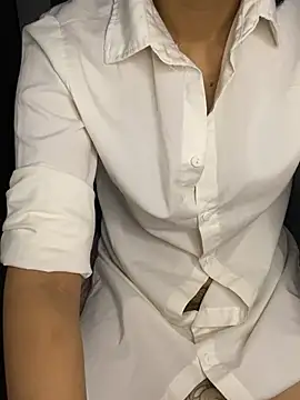 Snapshot of -Lilyn- chatting on 04.12.26 -Lilyn- online show from 04.12.26