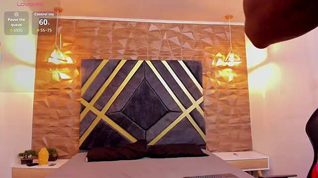 Oliver Laurent  online show from 04.10.26