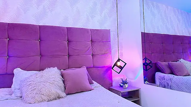 Emmacollinsf online show from 03.27.26