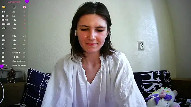 FluffyKisses online show from 04.13.26