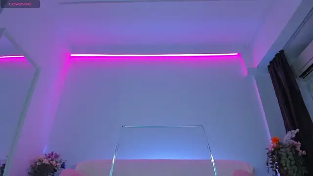 ScarletFlameee online show from 04.04.26