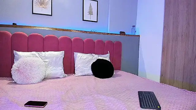 MidnightSinners online show from 04.08.26