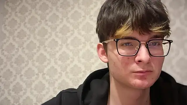 Snapshot of niksikor chatting on 03.29.26 niksikor online show from 03.29.26