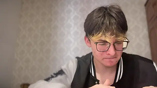 Snapshot of niksikor chatting on 04.04.26 niksikor online show from 04.04.26