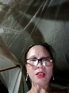 Snapshot of Tina6886 chatting on 04.01.26 Tina6886 online show from 04.01.26