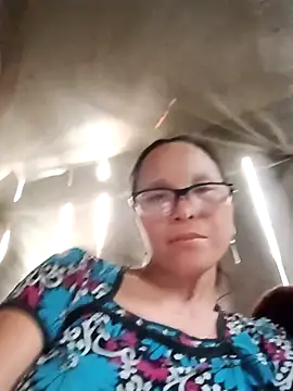 Snapshot of Tina6886 chatting on 04.15.26 Tina6886 online show from 04.15.26