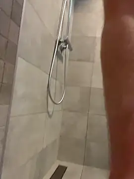 Snapshot of dirtyBent chatting on 03.29.26 dirtyBent online show from 03.29.26