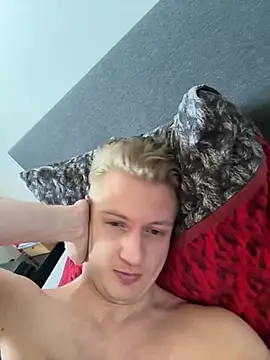 Snapshot of dirtyBent chatting on 04.12.26 dirtyBent online show from 04.12.26