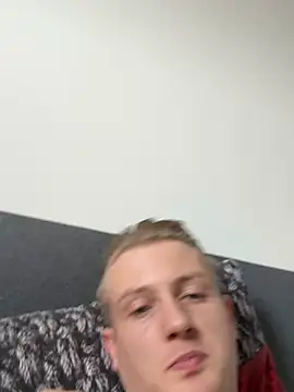 Snapshot of dirtyBent chatting on 04.15.26 dirtyBent online show from 04.15.26