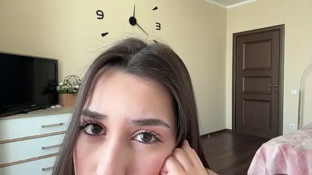 AdeleVelvet online show from 03.31.26