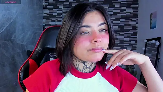 Sophiia cherry online show from 04.14.26