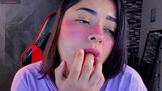 Sophiia cherry online show from 04.19.26