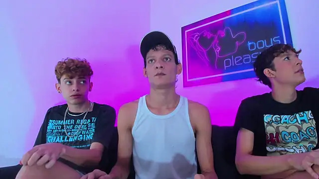 Snapshot of Desire_Boys1 chatting on 03.09.26 Desire Boys1 online show from 03.09.26