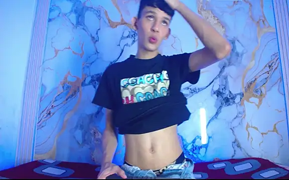 Snapshot of Desire_Boys1 chatting on 04.07.26 Desire Boys1 online show from 04.07.26