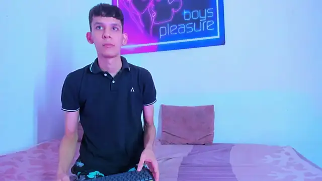 Snapshot of Desire_Boys1 chatting on 04.15.26 Desire Boys1 online show from 04.15.26