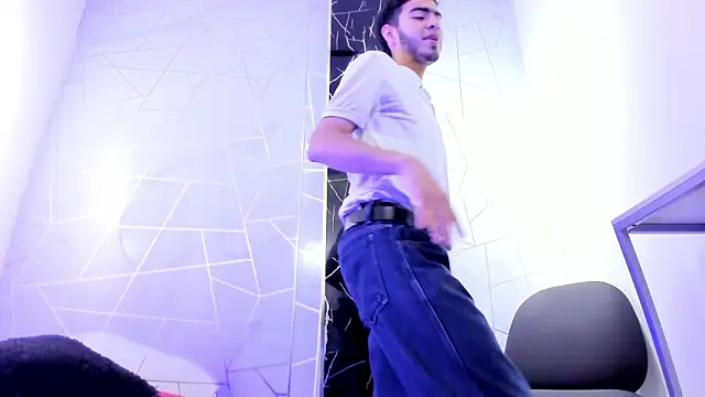 Valentin Lux online show from 03.27.26