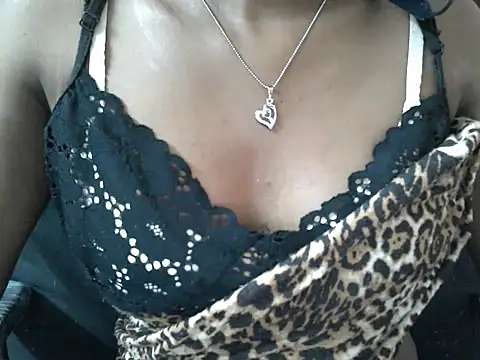 Couplehot00 online show from 03.26.26