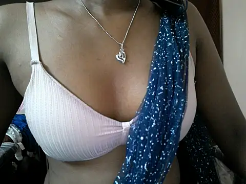 Couplehot00 online show from 04.04.26