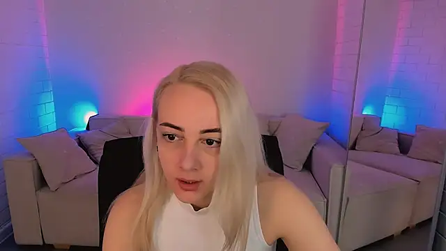 CarolMoor online show from 03.23.26