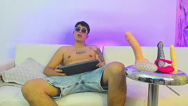 ThomasThundr online show from 04.14.26