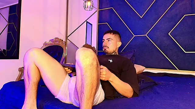 Dallas Whitee online show from 03.18.26