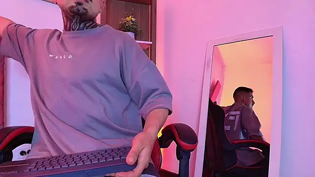 Dallas Whitee online show from 03.28.26