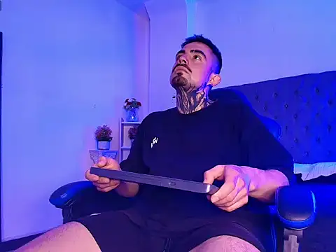 Dallas Whitee online show from 04.06.26