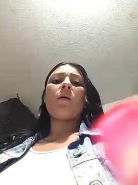 Scarlet Passion online show from 04.04.26