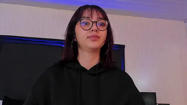 Snapshot of LilithBluum chatting on 03.23.26 LilithBluum online show from 03.23.26