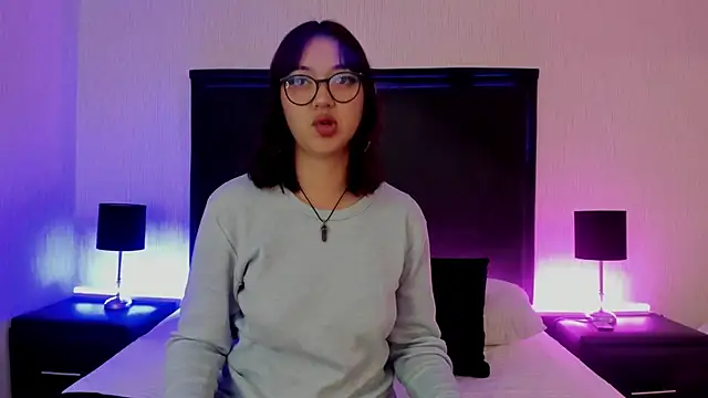 Snapshot of LilithBluum chatting on 04.04.26 LilithBluum online show from 04.04.26