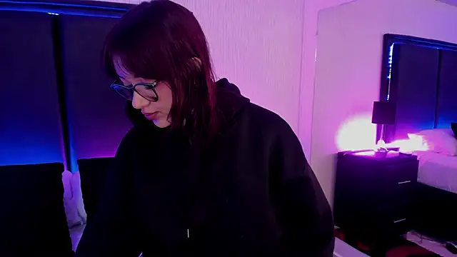 Snapshot of LilithBluum chatting on 04.10.26 LilithBluum online show from 04.10.26