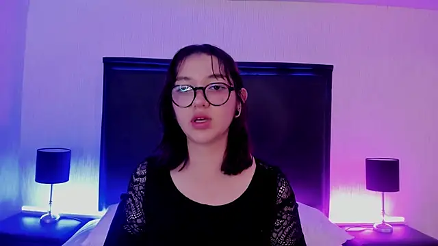 Snapshot of LilithBluum chatting on 04.16.26 LilithBluum online show from 04.16.26