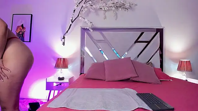 annie bell  25 online show from 03.23.26