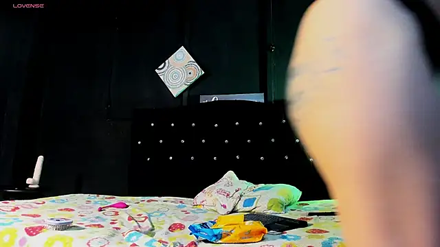 nefera pride online show from 04.13.26