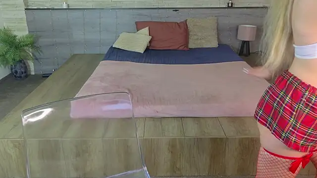 IceBlueBabe online show from 05.04.26