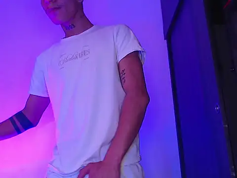 ethanchamo online show from 04.07.26