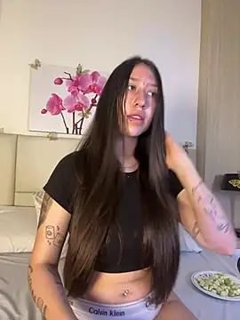 Snapshot of AmberVegaa chatting on 03.18.26 AmberVegaa online show from 03.18.26