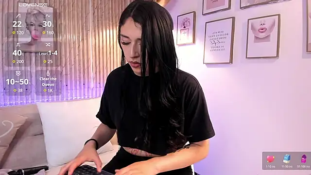 Snapshot of Zoey_monroe chatting on 04.08.26 Zoey monroe online show from 04.08.26