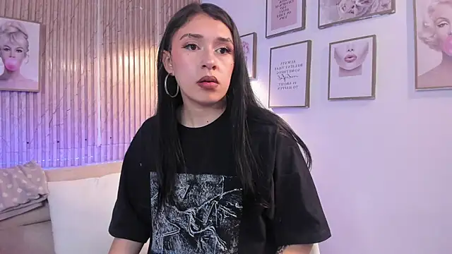 Snapshot of Zoey_monroe chatting on 04.14.26 Zoey monroe online show from 04.14.26