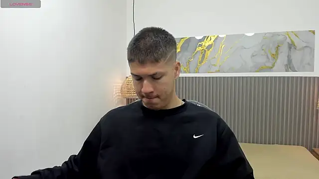 AlessandroFranco online show from 04.14.26