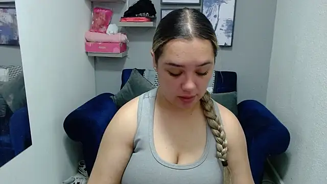 Snapshot of veronicaparkersex chatting on 04.13.26 veronicaparkersex online show from 04.13.26