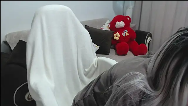 annamoon2 online show from 04.19.26