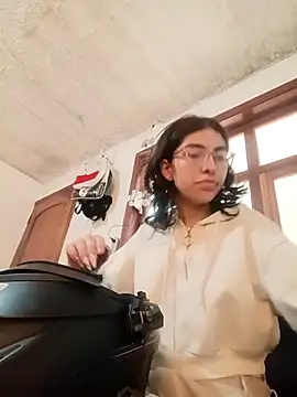 Molly A online show from 04.03.26