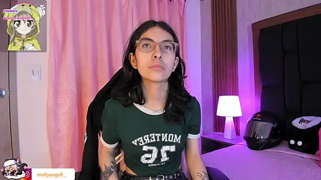 Molly A online show from 04.06.26