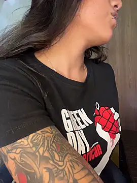 Twoshotsparty420 online show from 04.11.26